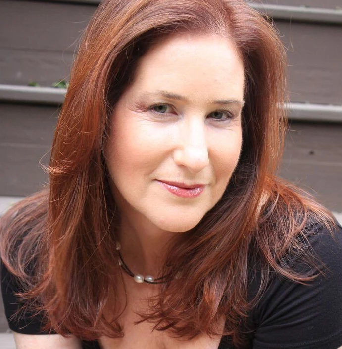 Author, Liz Lazarus